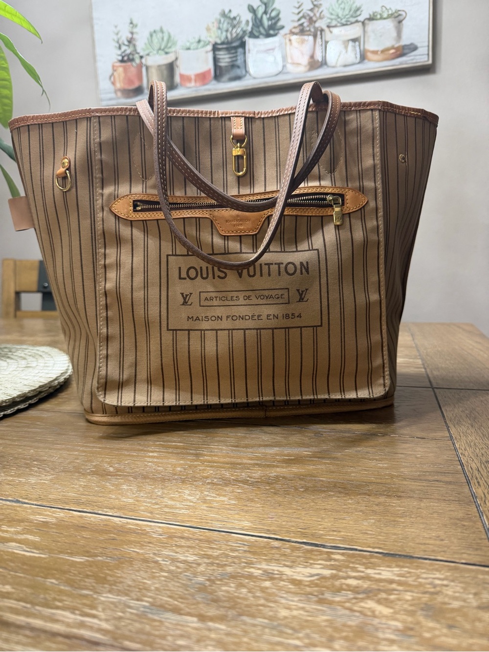 Louis Vuitton Monogram - Picture 8 of 10
